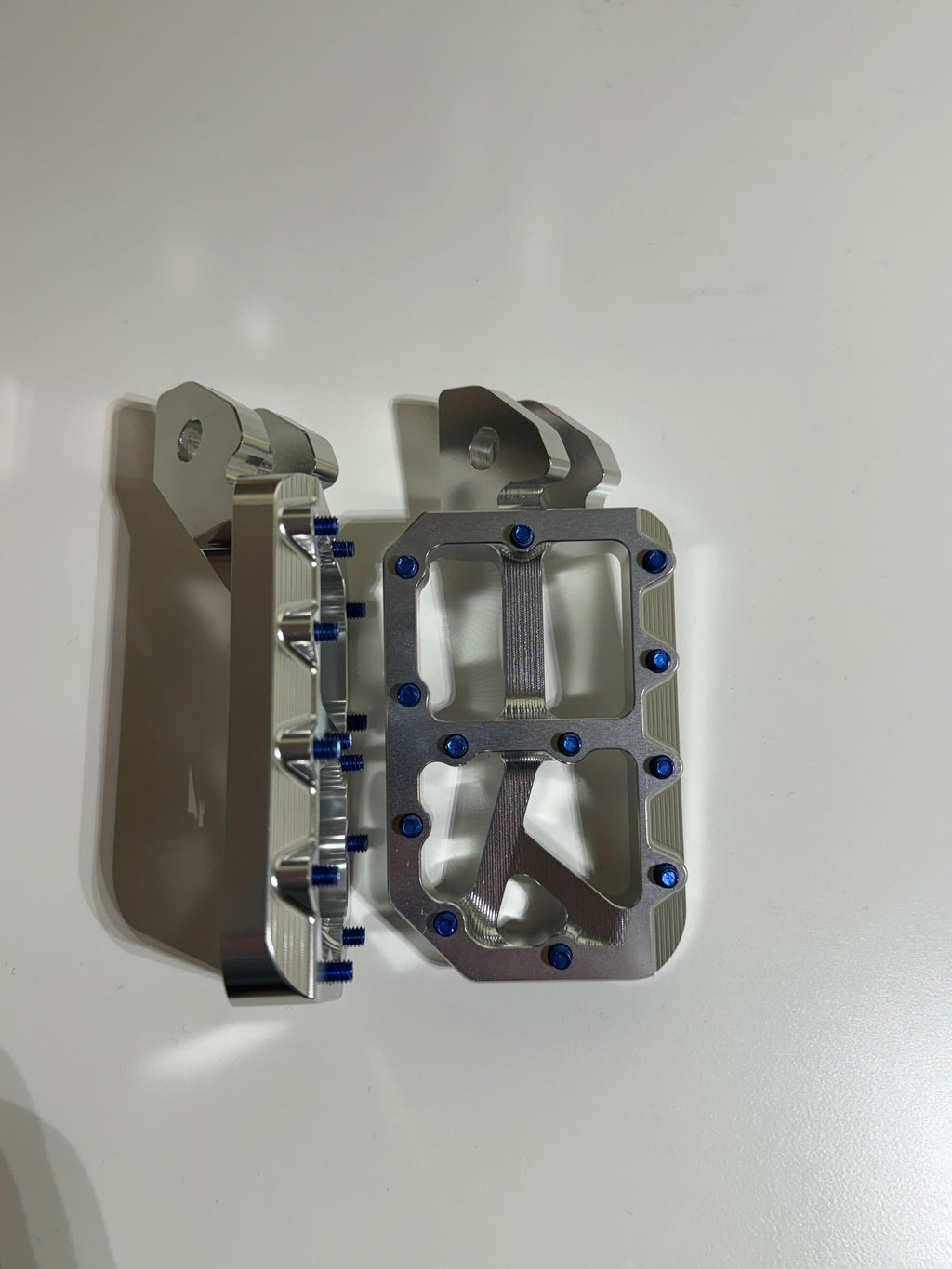 Mxp foot pegs 2 week pre order