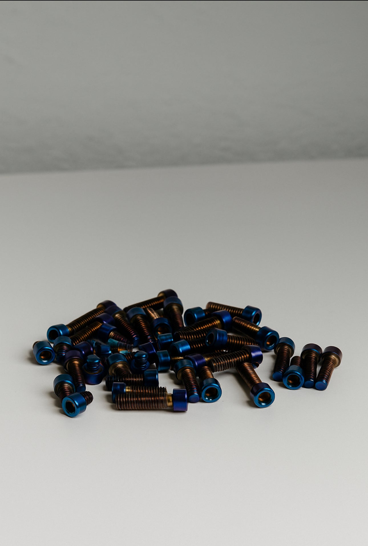 𝙏𝙞𝙩𝙖𝙣𝙞𝙪𝙢 𝙨𝙥𝙧𝙤𝙘𝙠𝙚𝙩 𝙗𝙤𝙡𝙩𝙨